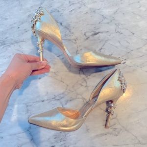 Badgley Mischka Vogue II Size 7 Pointed Toe Evening Shoes with box